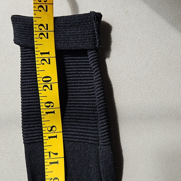 Allude short, black cardigan. Size M - Picture 9 of 9